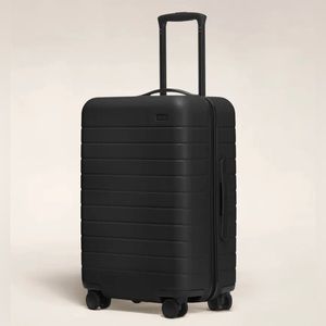 Away Luggage - Charging Bigger Carry-On in Black